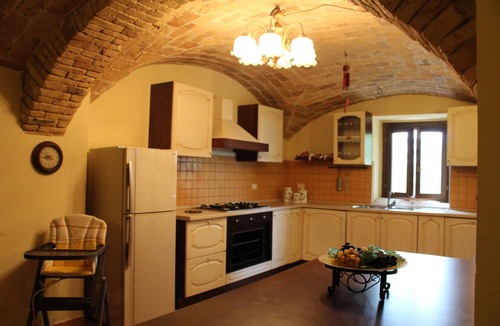 Montesilvano House | VILLA SARNO . IN HOMELEY LAND