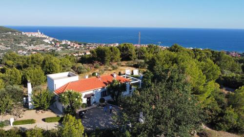 San Bartolomeo al Mare Villa | Villa Shambhala