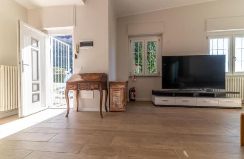 Pettenasco House | Villa Sofia casa con giardino e spiaggia condivisa