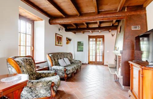Montecalvo Versiggia Villa | Villa Teresa - Villa & Piscina immersi nel vigneto!