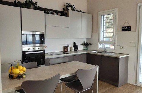 Sarzana Villa | Villa Terrace Vert, 12 seats, Saltwater pool, A/C, gym, BBQ