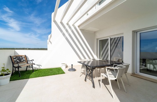 Aljezur Villa | Villa 'Vale Terra Mar' close to the Beach with Sea View, Terrace & Wi-Fi