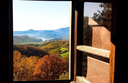 Sansepolcro House | Villa Vallorsaia with private pool, lake view, no neighbors
