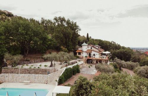 Castelnuovo Magra Villa | Villa Vernazza