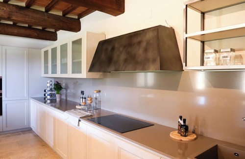 Foiano della Chiana Villa | Villa "Villa Superior Fonte Ripa" with Private Terraces, Shared Pool & Wi-Fi