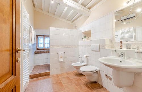 Montecatini Val di Cecina Villa | Villa Vineyard by Belcanto Villas