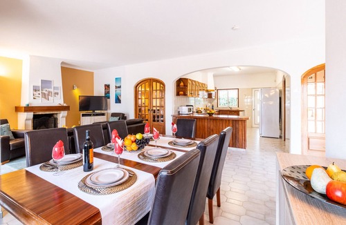 Castelo Villa | Villa w/Heatable Pool and BBQ in Galé