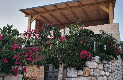 Omales Villa | Villa with beautiful sunset