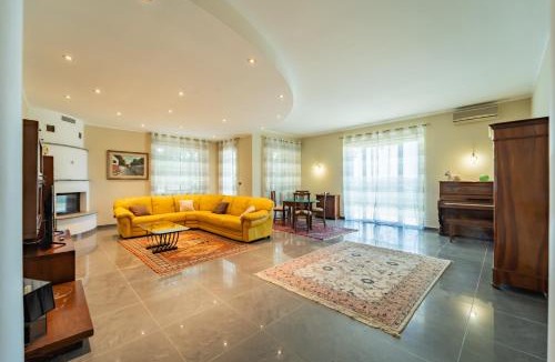 San Damiano dʼAsti Villa | Villa with Pool in Unesco, 4 Room, Parking e Free WiFi