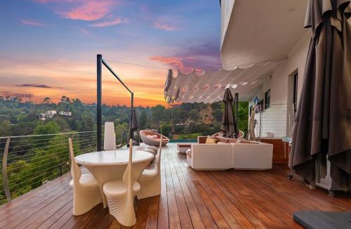 Hollywood Hills West House | Villa with Pool Hot Tub & Jetliner Views
