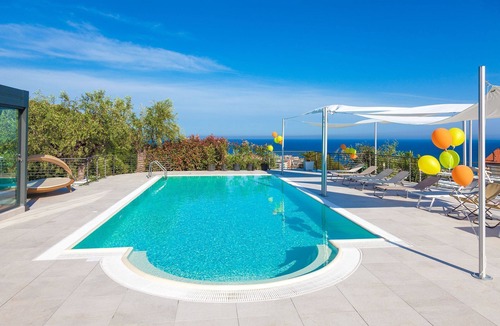 Diano Marina Apartment | ViP Panorama, in villa with heated pool