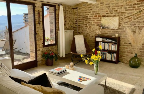 Radicondoli Apartment | Wake Up to Breathtaking Tuscan Views — Spacious Village Duplex