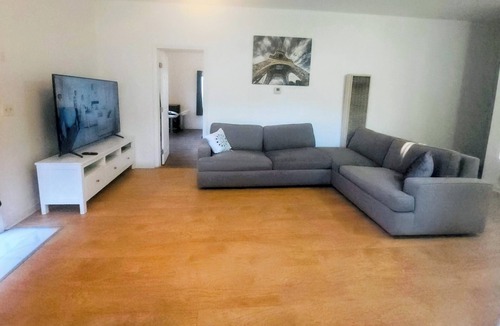 Inglewood Condo | Walk to sofi 2-bedroom condo with garage