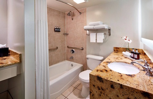 Pico - Robertson Hotel | Warm LA Retreat in Our Cozy Room Close to Rodeo Drive