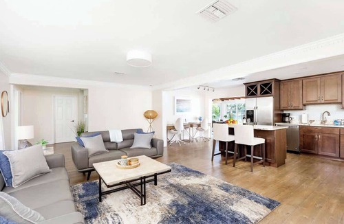 Pompano Beach Villa | Waterfront Home 4 Bedroom w/Pool, and Game Room!
