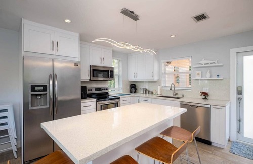 Key Largo Villa | Waterfront Lagoon Retreat | Kayaks Paddleboard Golf Cart