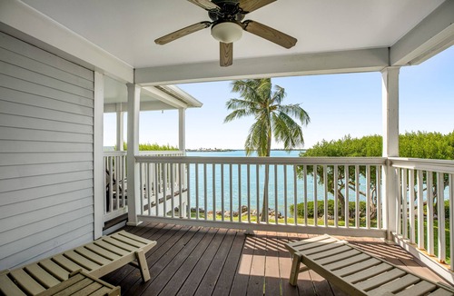 Marathon Villa | Waterfront retreat with balcony views, kayak, SUP, central AC & washer/dryer