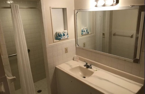 Little Torch Key Hotel | Waterview Stay w/Pool & Private Beach Access | Free Breakfast