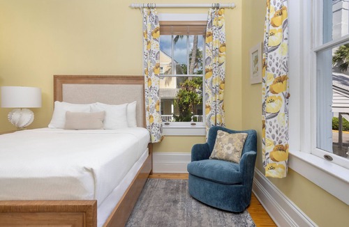 Bahama Village Bed & Breakfast | Weatherstation Inn