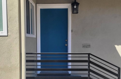 Sutter House | WELCOME HOME! Comfy and Cozy home located in North Long Beach