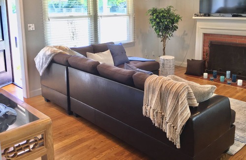 Westchester House | Welcome to Casa del Mar, your home away from home. Minutes to Sofiaand beach