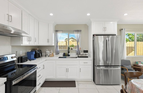 Eastside House | Welcoming 2-bedroom house in vibrant Long Beach Downtown Area