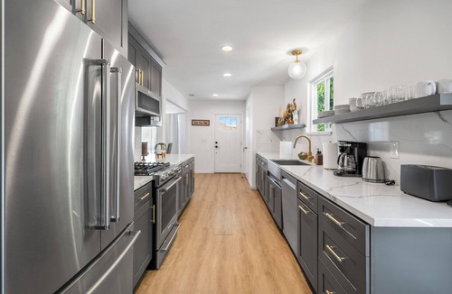 Culver - West House | West LA House - Large Yard - 3 miles to beach