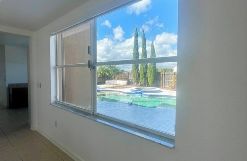 Country Walk House | West Miami Luxury Home with Pool