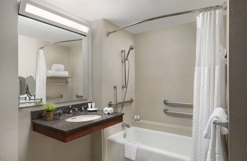 Downtown Long Beach Hotel | Westin Long Beach | 2 Double Beds | Near Shoreline Village