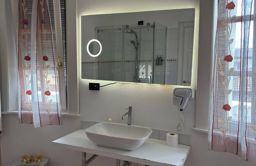 Grancia House | WHITE HOUSE
