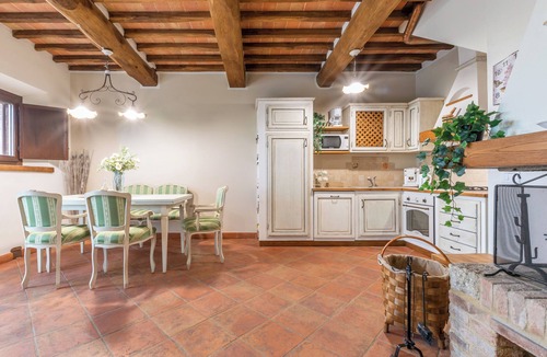 Monteroni d'Arbia Apartment | White Lily with a view of Siena