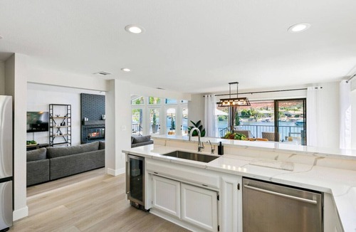 Canyon Lake House | White Wake - Hot Tub | Lake Front | Luxury | Views