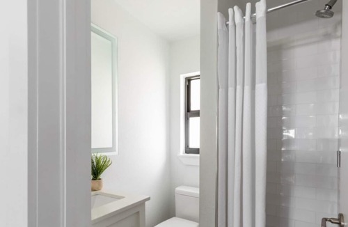 Islamorada Villa | Whole House w/Tropical Atmosphere just Steps from the Beach - Ideal for Groups