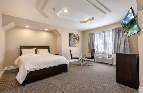 Carthay Circle Hotel | Wilshire Crest Hotel Los Angeles
