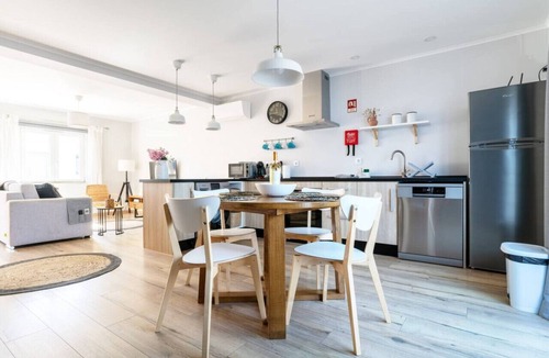 Odeceixe Apartment | Windmill Escape - Areia Townhouse by Lisbeyond