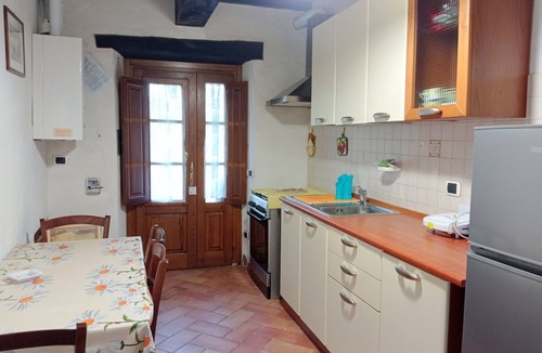 Pieve di Chio Apartment | Wohnung la Mimosa by Interhome
