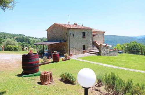 Pieve di Chio Apartment | Wohnung la Mimosa by Interhome