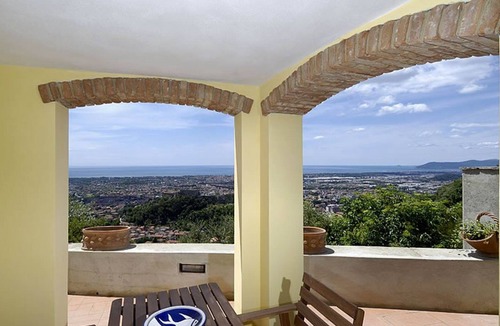 San Carlo Terme Apartment | Wohnung 'Seventh Heaven' mit Gemeinschaftspool by Interhome