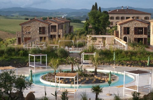 Saline di Volterra Apartment | Wohnung "Villa Famiglia3" mit Pool by Interhome