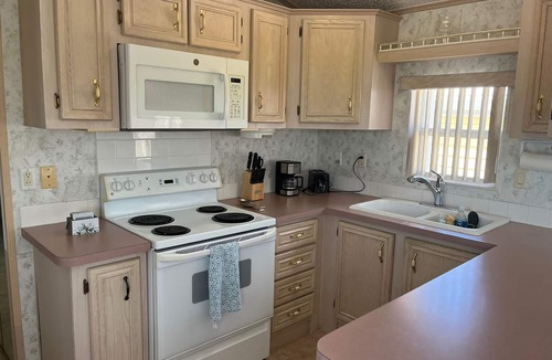 Cudjoe Key Cottage | Wonderful Chalet, with Terrace & Private Patio – 20 miles from Key West.