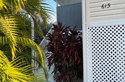 Cudjoe Key Cottage | Wonderful Chalet, with Terrace & Private Patio – 20 miles from Key West.