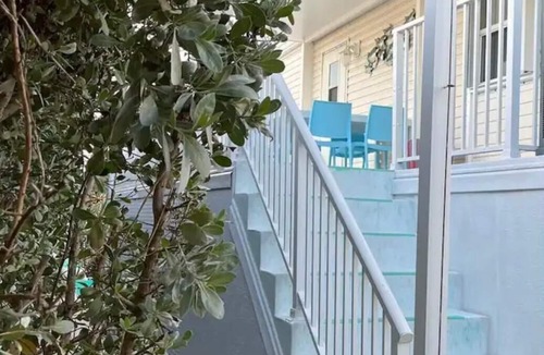 Cudjoe Key Cottage | Wonderful Chalet, with Terrace & Private Patio – 20 miles from Key West.