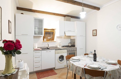 Cortona House | Wonderful private villa for 4 people with private pool, TV, patio and pets allowed