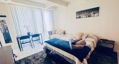 Wilshire Apartment | Wonderful LA studio apartment