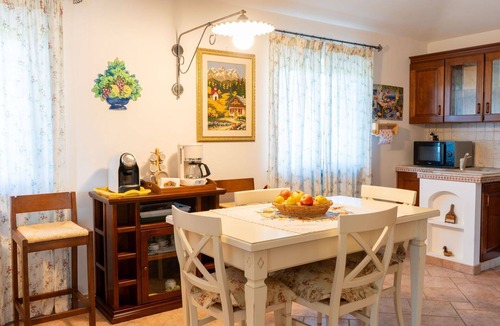 Canale Monterano Villa | Wonderful private villa for 6 guests with private pool, A/C, WIFI, TV, patio and pets allowed