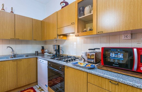 Montefollonico House | Wonderful private villa for 5 guests with WIFI, A/C, TV, patio, pets allowed and panoramic view