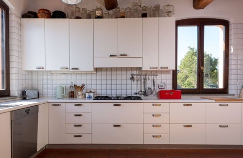 Massa Marittima Villa | Wonderful private villa with WIFI, private pool, A/C, TV, patio, pets allowed and panoramic view