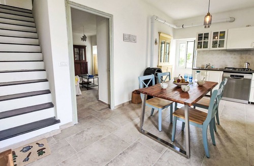 Valloria House | Wonderful private villa for 5 people with WIFI, pool, TV, patio and pets allowed