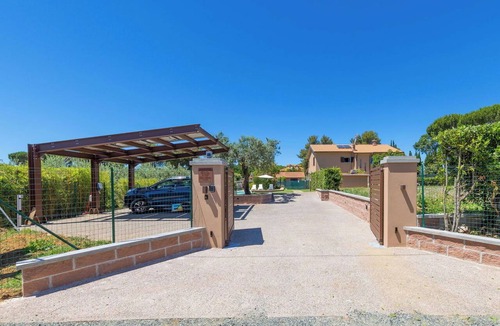 Cecina House | Wonderful private villa for 8 guests with A/C, WIFI, private pool, patio and pets allowed