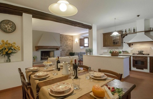 San Giovanni Valdarno Villa | Wonderful private villa with WIFI, private pool, TV, terrace, pets allowed and panoramic view